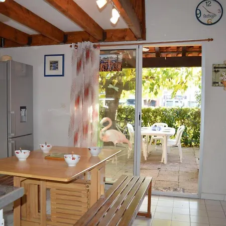 Дом отдыха Maison Bord De 8 Pers. Avec Terrasse, Parking Prive, Animaux Acceptes, Menage Inclus - Fr-1-225d-616 *