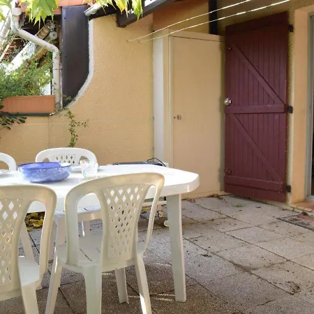 Дом отдыха Maison Bord De 8 Pers. Avec Terrasse, Parking Prive, Animaux Acceptes, Menage Inclus - Fr-1-225d-616 *